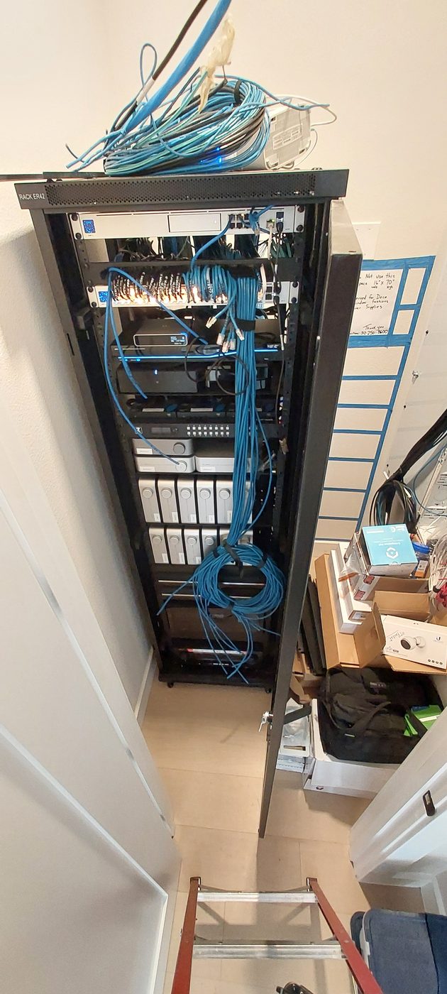 Big Modern House — SmartNova AV project photo